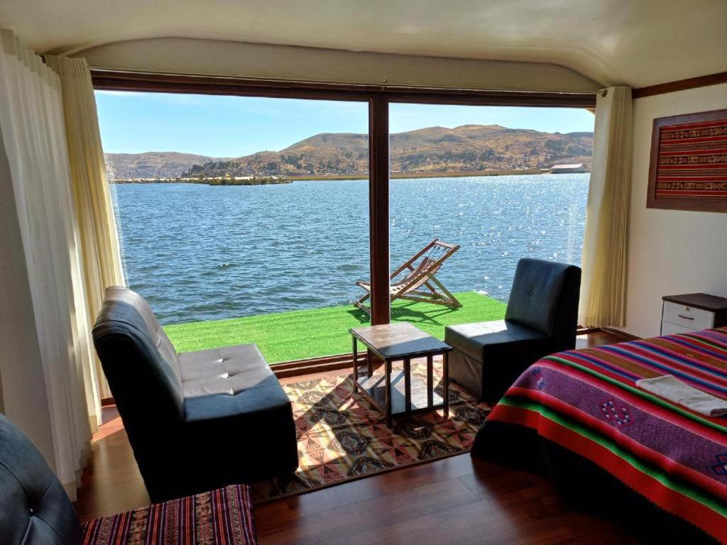 Uros Aruma-Uro On Uros Floating Islands Hotel Puno Exterior photo